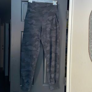Lululemon align joggers size 6 camo